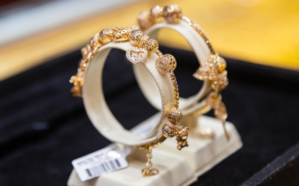 Giá vàng hôm nay 6/3: Cắm đầu giảm