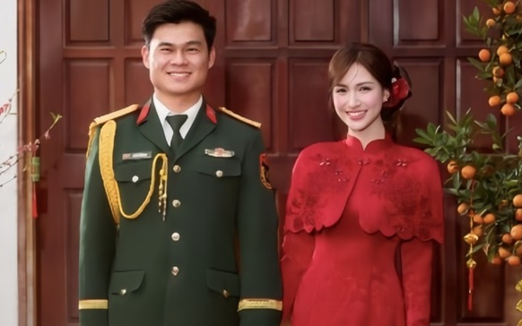 Thân thế bạn trai quân nhân của Hòa Minzy