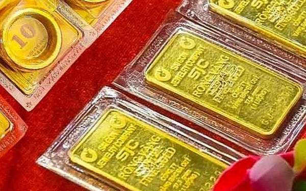 Lý do giá vàng đêm qua đảo chiều tăng mạnh