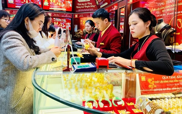 Giá vàng hôm nay (7-3): Đồng loạt giảm