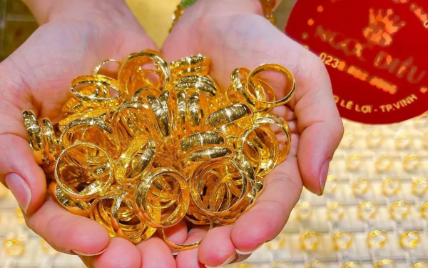 Giá vàng hôm nay 8/3/2026 biến động mạnh trước căng thẳng địa chính trị