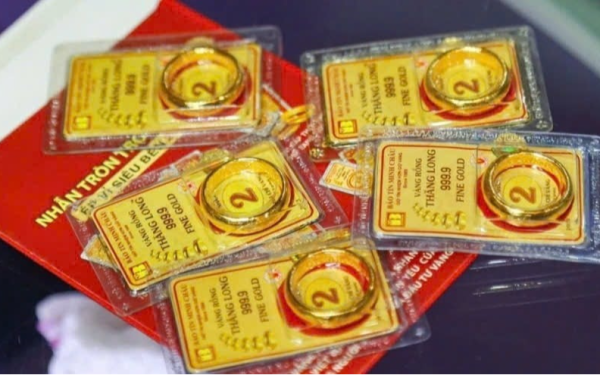 Giá vàng hôm nay 8/3: Người mua vàng nhẫn mất 3 triệu đồng/lượng ngay khi rời cửa tiệm