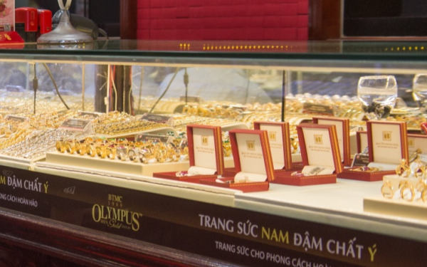 Giá vàng hôm nay 9/3: Quay đầu lao dốc