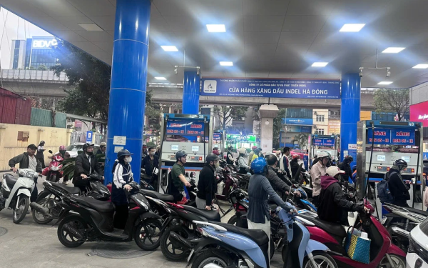 Thủ tướng: Không để thiếu xăng dầu, thiếu điện, thiếu năng lượng