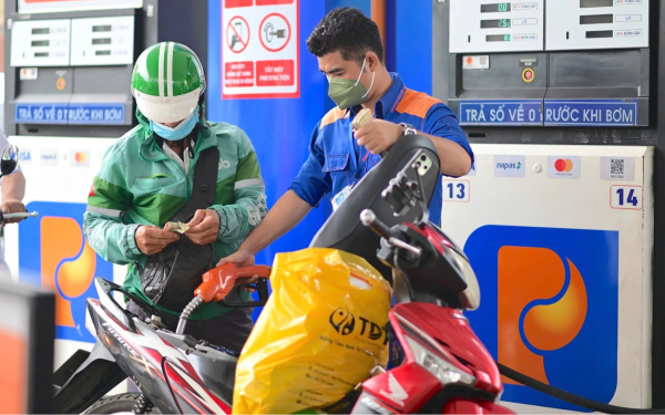 Dự báo giá xăng dầu chiều nay 10/3: Tiếp tục tăng mạnh bất chấp giá dầu thế giới lao dốc?