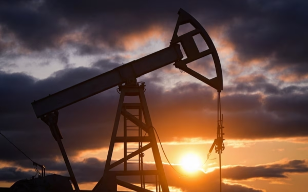 Giá dầu thế giới quay đầu giảm