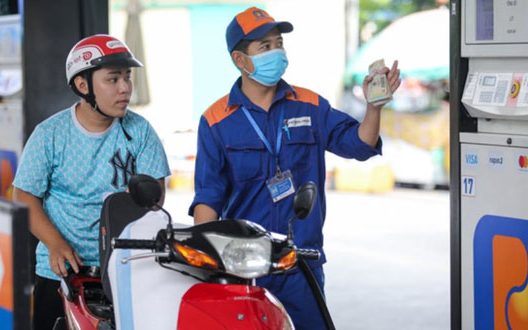 Chi quỹ bình ổn giá xăng dầu, có loại giảm 2.706 đồng/lít