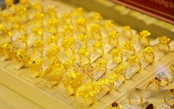 Giá vàng bứt nhịp tăng khi thị trường đón tin xả kho dầu lớn nhất lịch sử