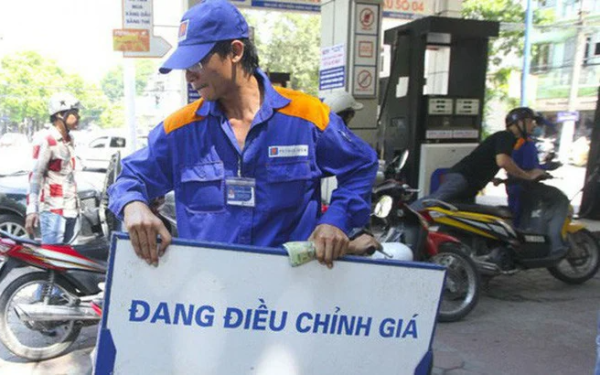 Giá xăng RON 95 vượt 29.000 đồng/lít dù đã chi mạnh Quỹ Bình ổn xăng dầu