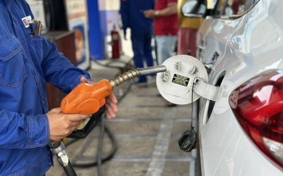 Giá xăng dầu hôm nay 12/3/2026: Biến động trái chiều