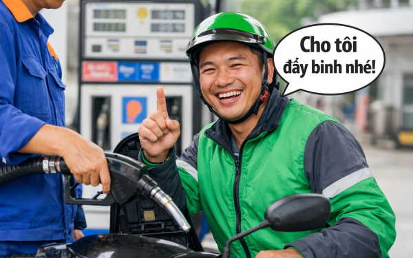Giá xăng hôm nay giảm mạnh, tài xế tự tin hô “cho tôi đầy bình”