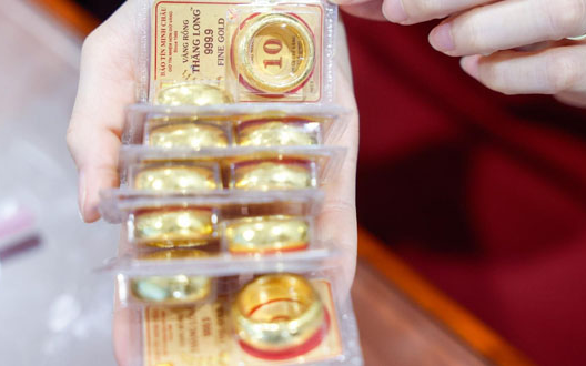 Giá vàng hôm nay, 12-3: Đảo chiều đi xuống