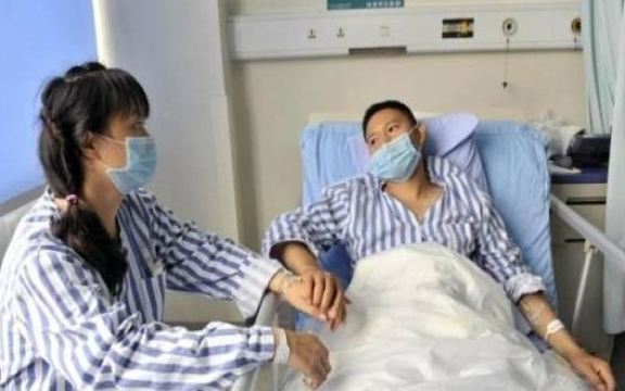 Gia đình 3 người lần lượt mắc UT tuyến giáp, bác sĩ phát hiện 