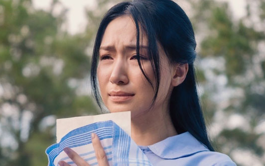 Hòa Minzy và chồng sắp cưới gặp rắc rối lớn