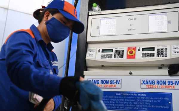 Chi mạnh Quỹ bình ổn để giữ giá xăng dầu dưới 30.000 đồng/lít