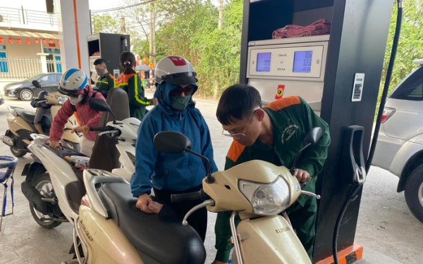 Bộ Công Thương thông báo giữ nguyên giá xăng dầu