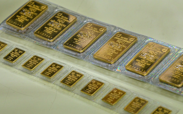 Giá vàng khó lường