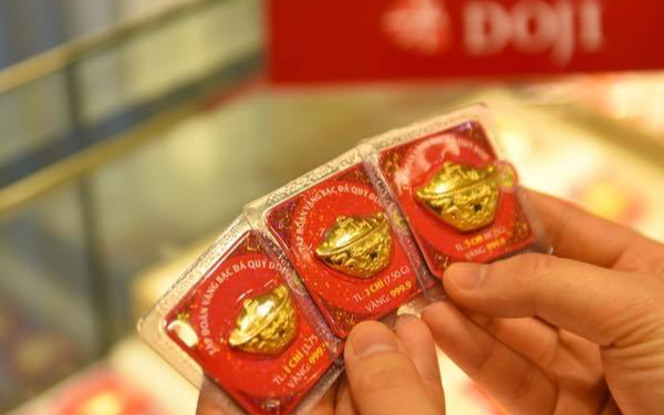 Giá vàng hôm nay, 14-3: Tiếp tục sụt giảm