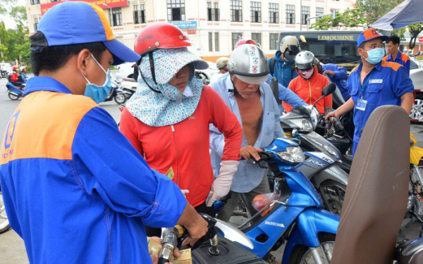 Liên tiếp xả mạnh Quỹ Bình ổn để hạ nhiệt giá xăng dầu, nếu hết quỹ sẽ thế nào?