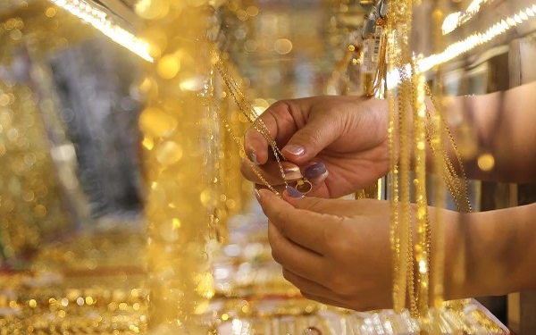 Giá vàng hôm nay (15/3): Tiếp đà giảm mạnh, dự báo "nóng" tuần tớiGiá vàng hôm nay (15/3): Tiếp đà giảm mạnh, dự báo "nóng" tuần tới