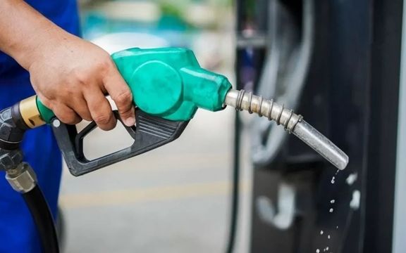 Tiếp tục xả quỹ bình ổn giữ giá xăng dầu