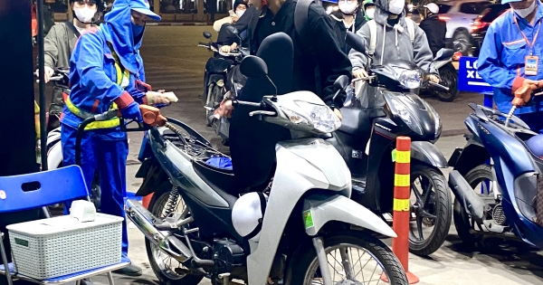 Giá xăng dầu hôm nay 16/3/2026: Tiếp đà tăng mạnh