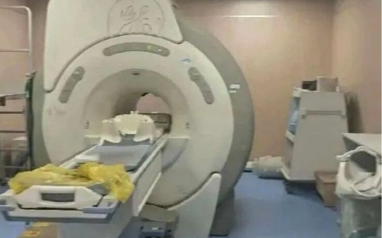 Đình chỉ ê-kip bác sĩ “bỏ quên” bệnh nhân trong máy chụp cộng hưởng từ suốt 6 tiếng giữa đêm