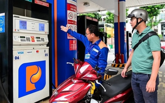 Giá xăng dầu hôm nay 16/3: Bật tăng trở lại, xăng dầu trong nước chịu áp lực lớn