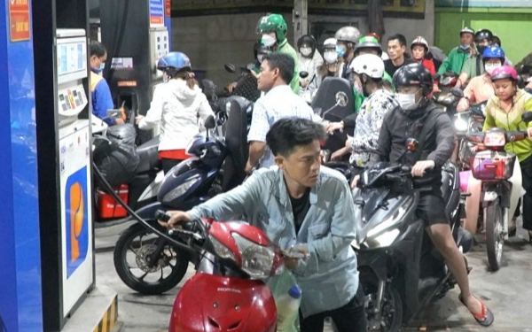 Giá xăng dầu hôm nay 17/3: Giá dầu thế giới hạ nhiệt, xăng trong nước sắp điều chỉnh?