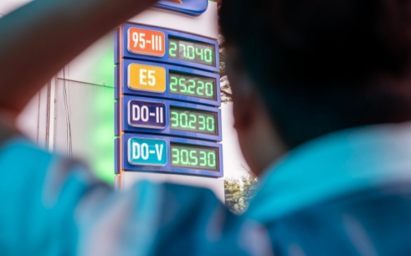 Cách điều hành giá xăng dầu lần này khác gì trước?