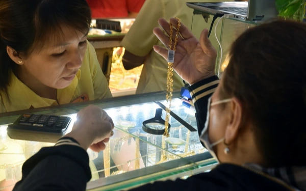 Giá vàng hôm nay, 17-3: Sụt giảm rất mạnh