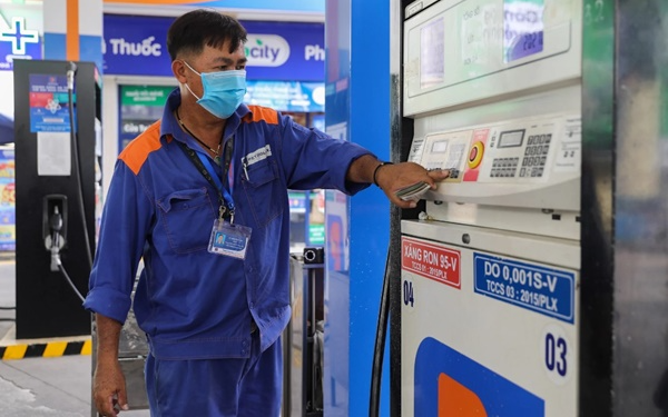 Giá xăng dầu hôm nay 17.3: Dầu thế giới giảm, giá xăng trong nước ra sao?