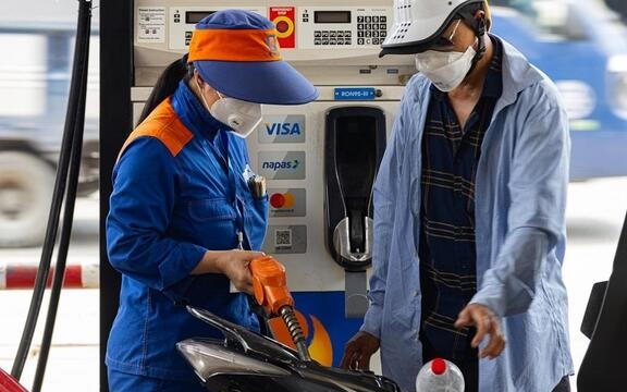 Ngày mai, giá xăng dầu trong nước diễn biến thế nào?