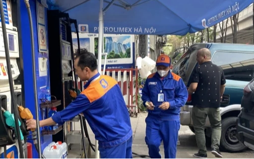 Cập nhật giá xăng dầu hôm nay 19/3: Dầu thô tăng dữ dội vì Iran và Israel tấn công ồ ạt cơ sở năng lượng Vùng Vịnh