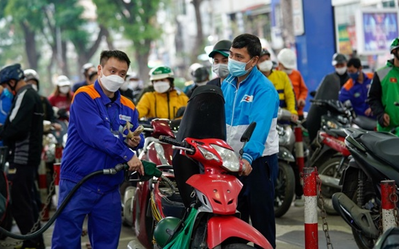 Giá xăng dầu hôm nay 19/3/2026: Dầu thế giới tăng hơn 5%, trong nước thay đổi vào chiều nay