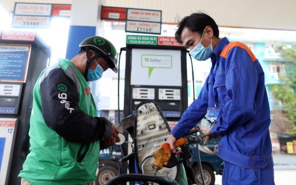 Giá xăng dầu 19/3: Dầu thế giới tăng gần 4%, áp lực lên thị trường trong nước