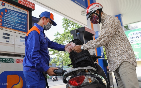 Giá xăng dầu hôm nay 19/3: Chiều nay xăng dầu tăng bao nhiêu một lít?