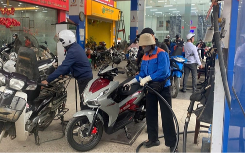 Liên tiếp chi mạnh quỹ Bình ổn giá xăng dầu, số dư còn bao nhiêu?