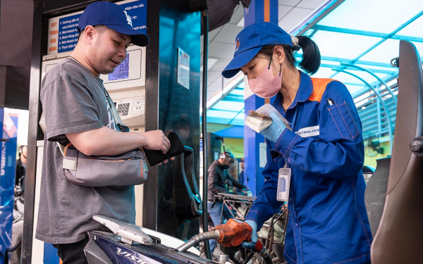 Giá xăng tăng hơn 5.100 đồng