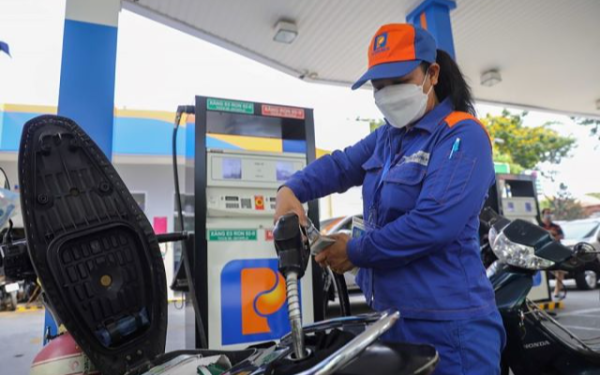 Giá xăng dầu đồng loạt tăng mạnh từ đêm 19.3, có loại tăng gần 9.000 đồng/lít