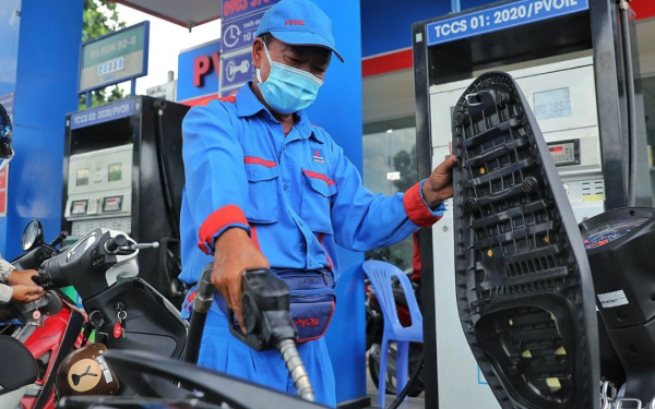 Giá xăng dầu hôm nay 21.3.2026: Về dưới mốc 110 USD/thùng