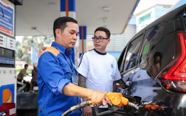 Giá xăng dầu hôm nay 22/3: Dầu Brent vượt 112 USD, áp lực tăng mạnh