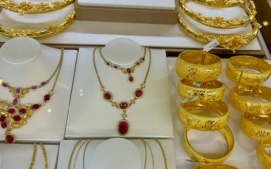 Giá vàng tiếp tục “lao dốc”, người mua vàng từ đỉnh lỗ gần 23 triệu đồng/lượng chỉ sau 3 tuần