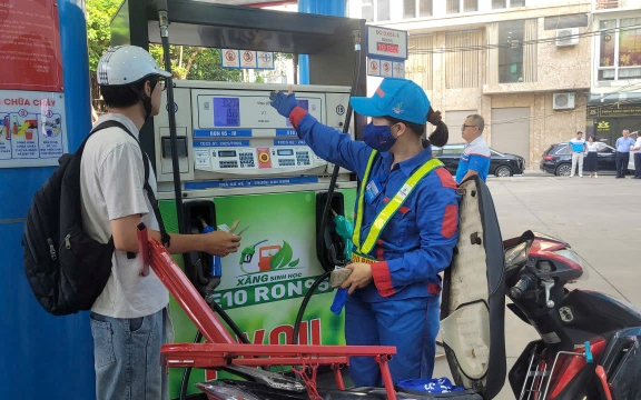 Thay thế xăng khoáng, xăng E10 sẽ rẻ hơn?