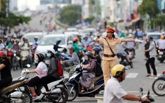Cục CSGT hướng dẫn cách "thoát phạt nguội" trong tình huống khẩn cấp, tất cả tài xế cần biết