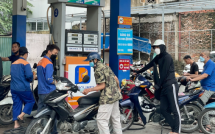 Giá xăng dầu hôm nay 23/3: Biến động trái chiều