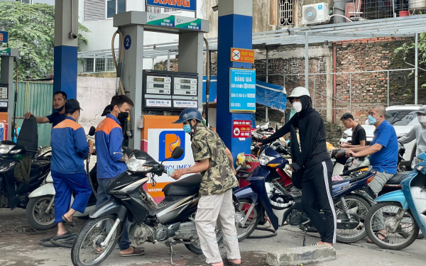 Giá xăng dầu hôm nay 23/3: Biến động trái chiều