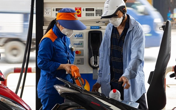 Giá xăng dầu hôm nay 24/3: Dầu thô rơi thẳng đứng, mất mốc 100 USD/thùng, giá xăng dầu trong nước hạ nhiệt