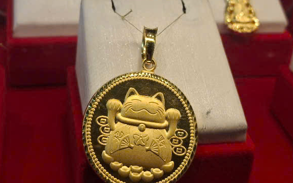 Giá vàng bật tăng 13 triệu đồng/lượng, loạt dự báo mới ra sao?