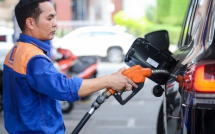 Giá xăng ngày 25/3: Tăng mạnh trong đêm, mỗi lít 